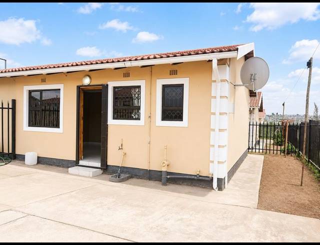 2 BEDROOM PROPERTY TO RENT IN NCAMBEDLANA
